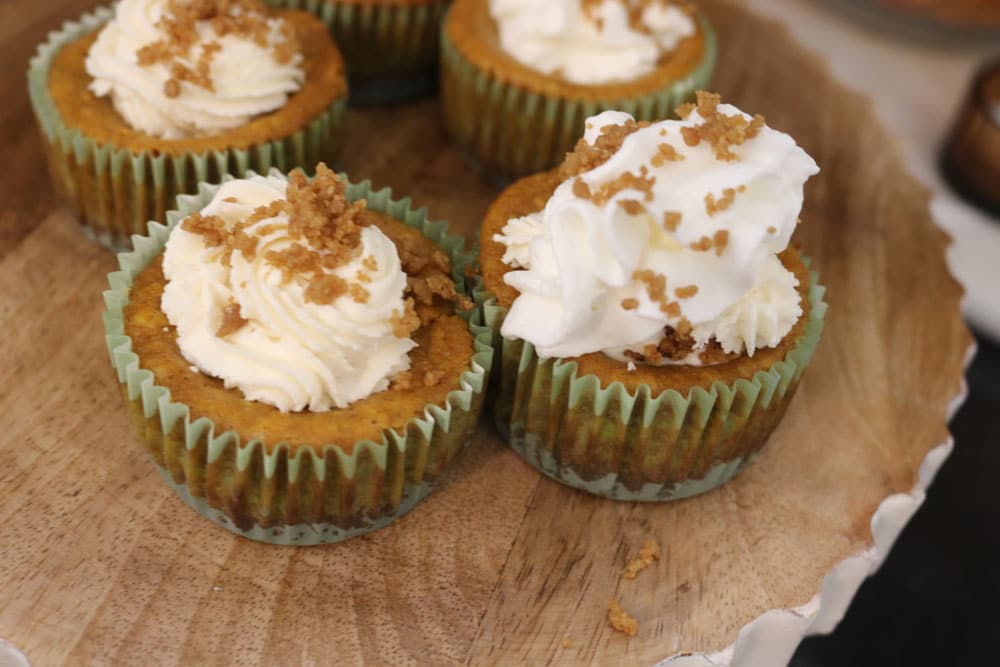 These-Mini-Pumpkin-Cheesecakes-are-a-perfect-addition-to-your-Thanksgiving-dessert-table. These-Mini-Pumpkin-Cheesecakes-are-a-perfect-addition-to-your-Thanksgiving-dessert-table.