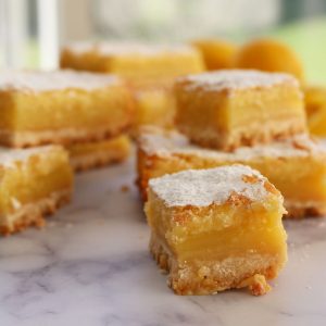 These-lemon-bars-are-perfect-for-picnics-and-spring-brunches