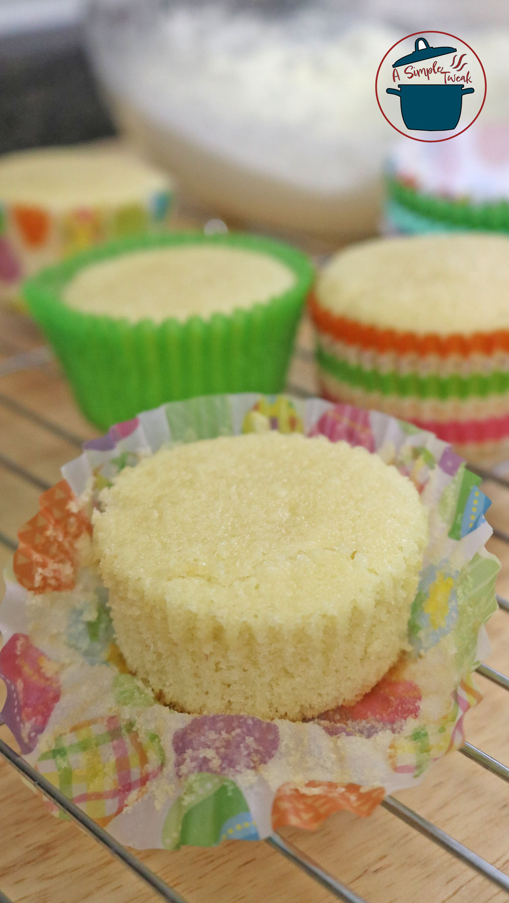 Moist-Vanilla-Cupcakes Moist-Vanilla-Cupcakes