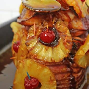 Ham-with-Pineapple-and-Brown-Sugar-Glaze