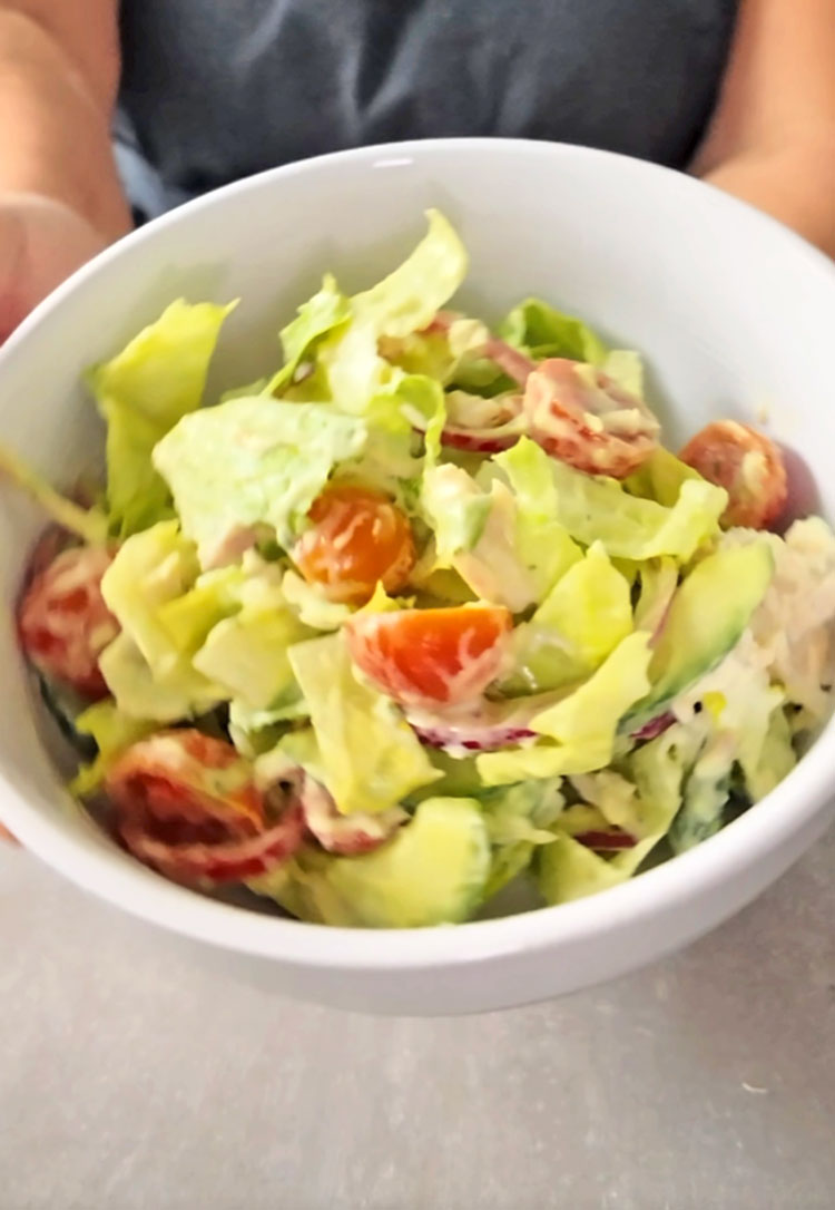 Easy-Salad-with-Tuna-and-Avocado-Dressing Easy-Salad-with-Tuna-and-Avocado-Dressing