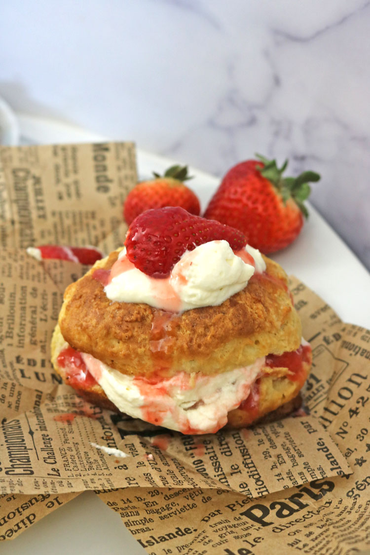 Thereโs nothing quite like homemade strawberry shortcake, especially when youโve put love into every component. This dessert brings together summer's light, sweet flavors and the comforting, hearty textures of homemade baking. Today, I want to share why my homemade biscuits, fresh whipped cream, and strawberry compote make the perfect strawberry shortcake. The-Ultimate-Strawberry-Shortcake-Recipe