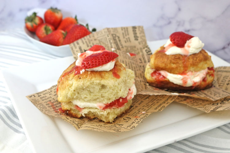 This-dessert-brings-together-the-light,-sweet-flavors-of-summer-and-the-comforting,-hearty-textures-of-homemade-baking. This-dessert-brings-together-the-light,-sweet-flavors-of-summer-and-the-comforting,-hearty-textures-of-homemade-baking.
