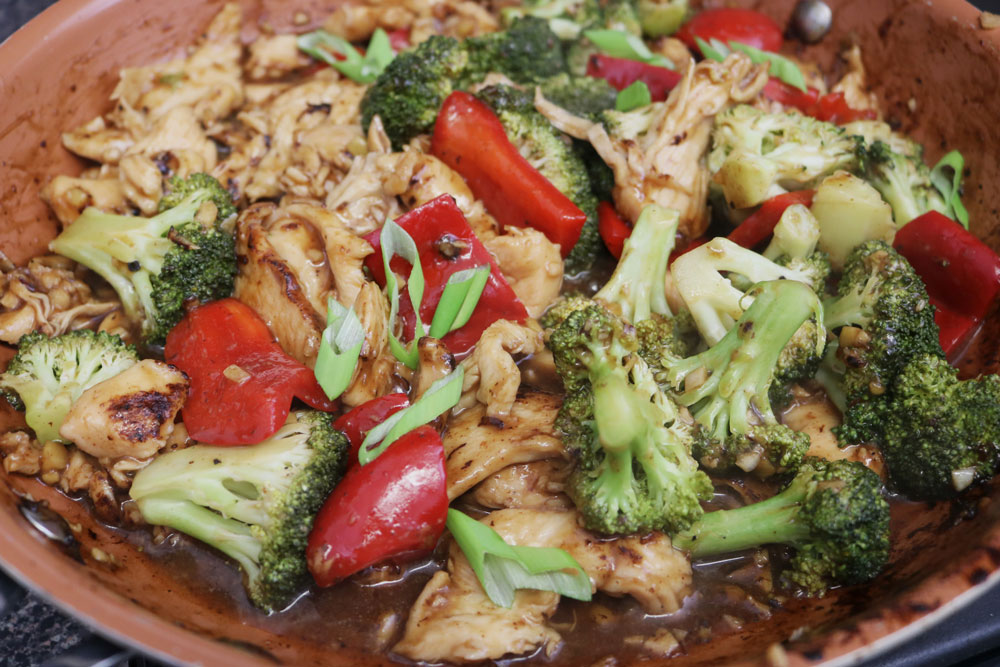 Chicken-broccoli-and-red-peppers Chicken-broccoli-and-red-peppers