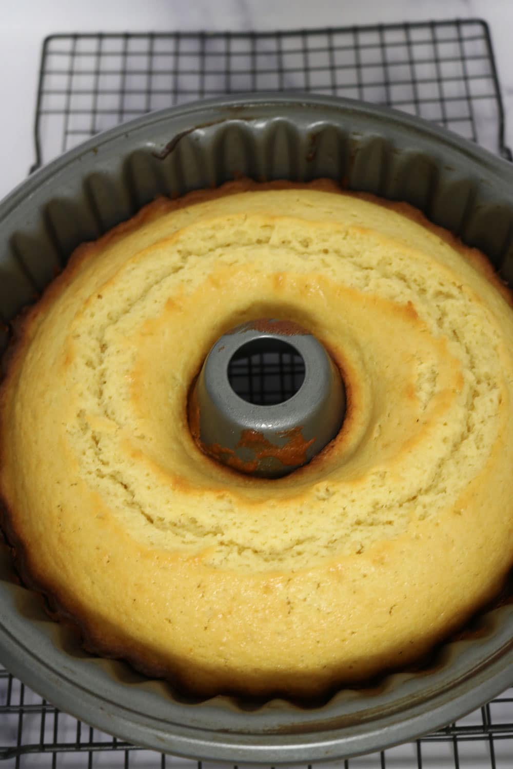 Easy-Vanilla-Bundt-Cake Easy-Vanilla-Bundt-Cake