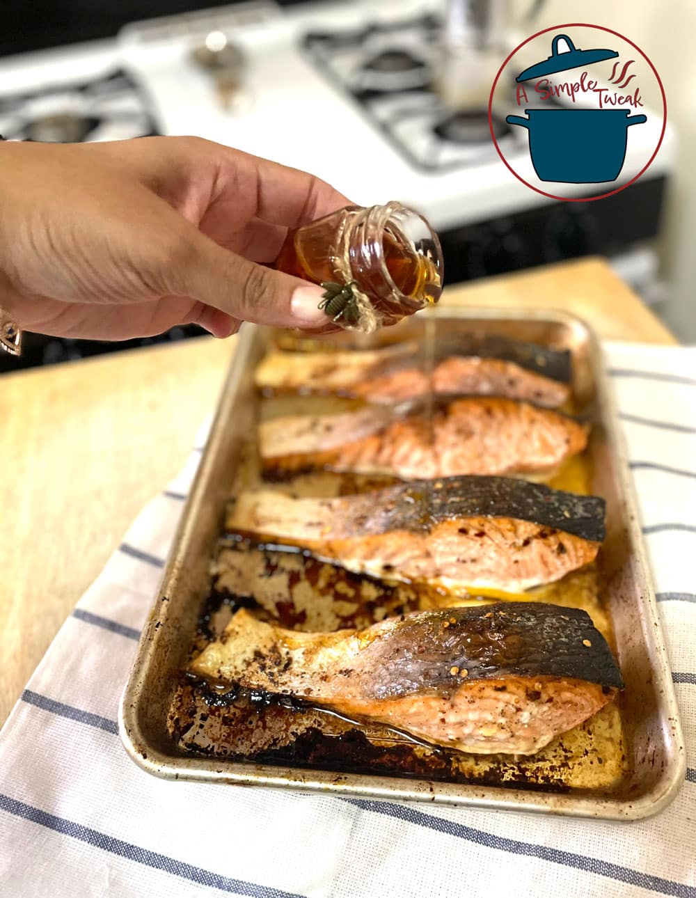 Looking for a quick and easy dinner option that’s on the table in less than 20 minutes? I have the perfect recipe for you. The fresh fish fillets are coated in olive oil, garlic, and herbs, then broiled until browned. This broiled salmon recipe doesn’t get any easier.